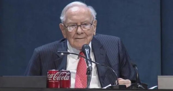 网上配资_配资炒股 巴菲特宣布将于年底退休 “接班人”什么来头？